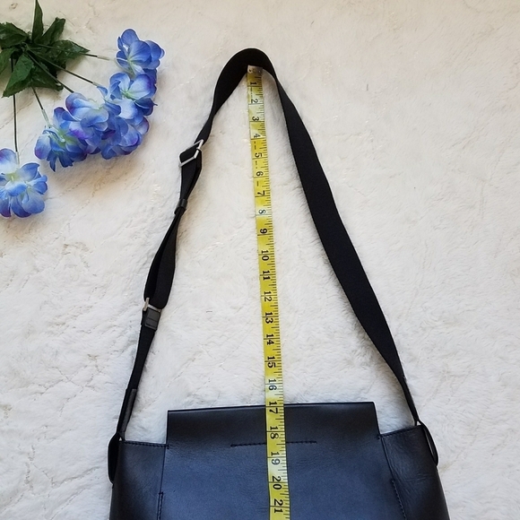 EVERLANE The Form Leather Tote Bag - Picture 6 of 11